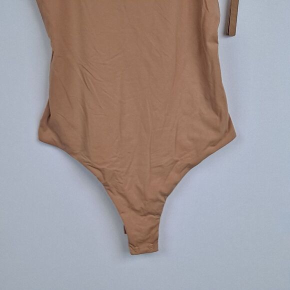 SKIMS ladies bodysuit NWT - Picture 3 of 9